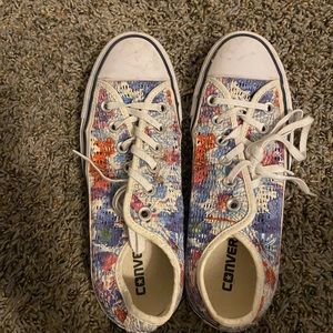 Floral Converse size 7